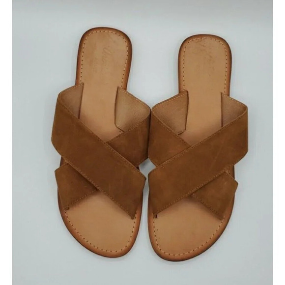 Ariat Women's Unbridled Ava Flat Sandal, Soft Cognac Suede Leather, Size 9 US - Picture 4 of 13